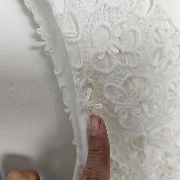 Black by Saks Fifth Avenue Eggshell Lace Sleeveless Midi Dress - Picture 12 of 13